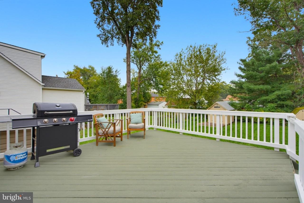 4021 Maple St - Photo 5 of 11