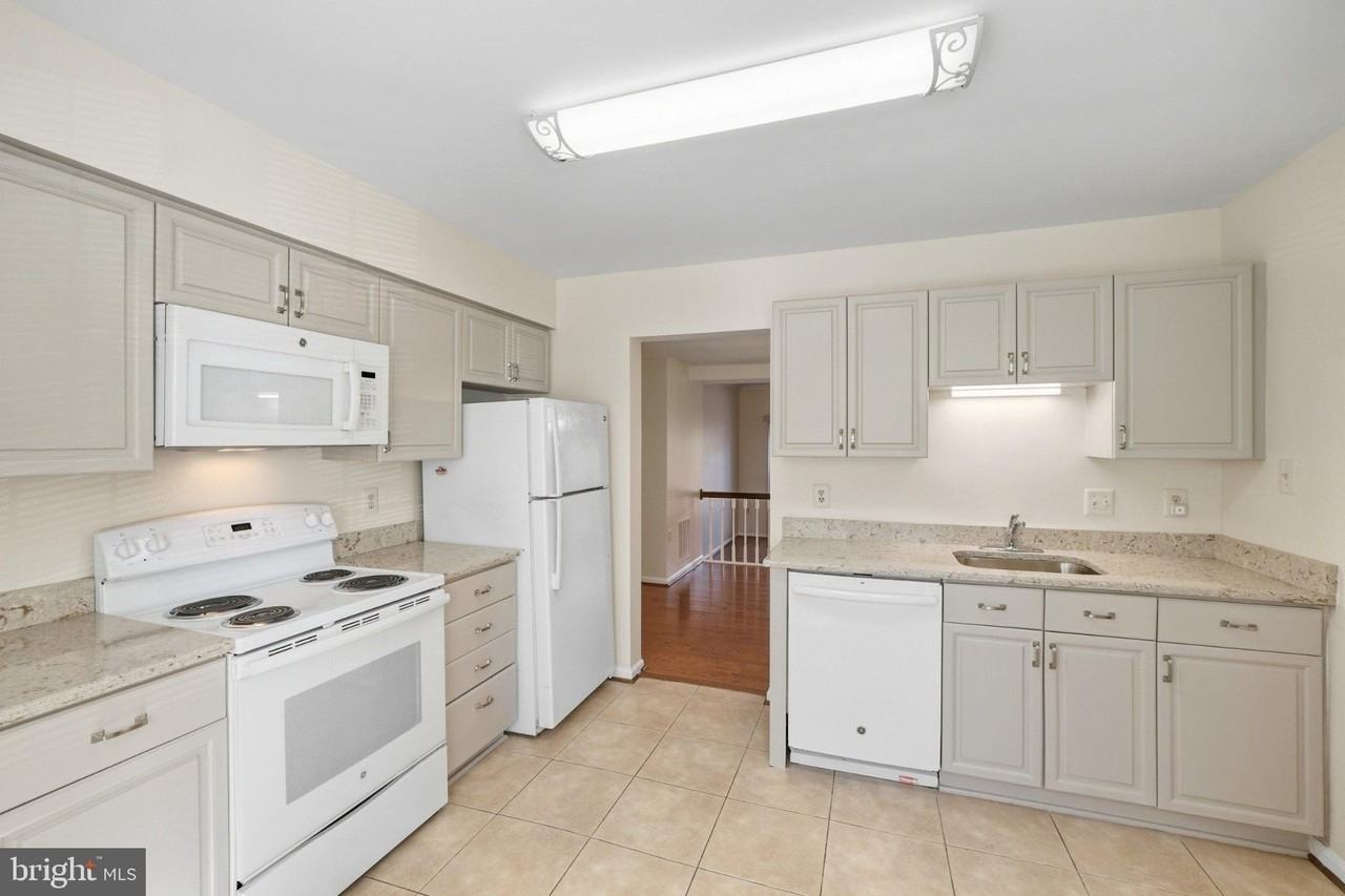 6558 Sand Wedge Ct - Photo 7 of 20