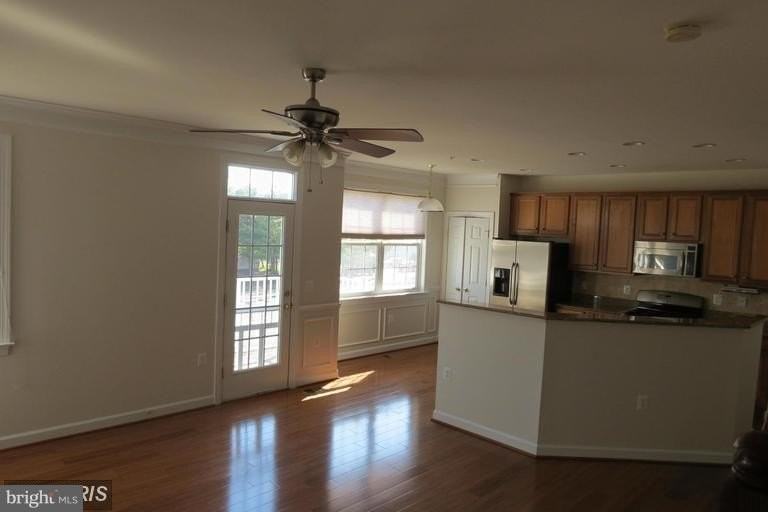 13669 Venturi Ln - Photo 2 of 12