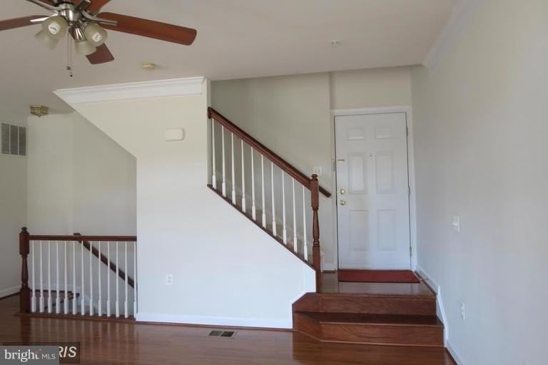 13669 Venturi Ln - Photo 3 of 12