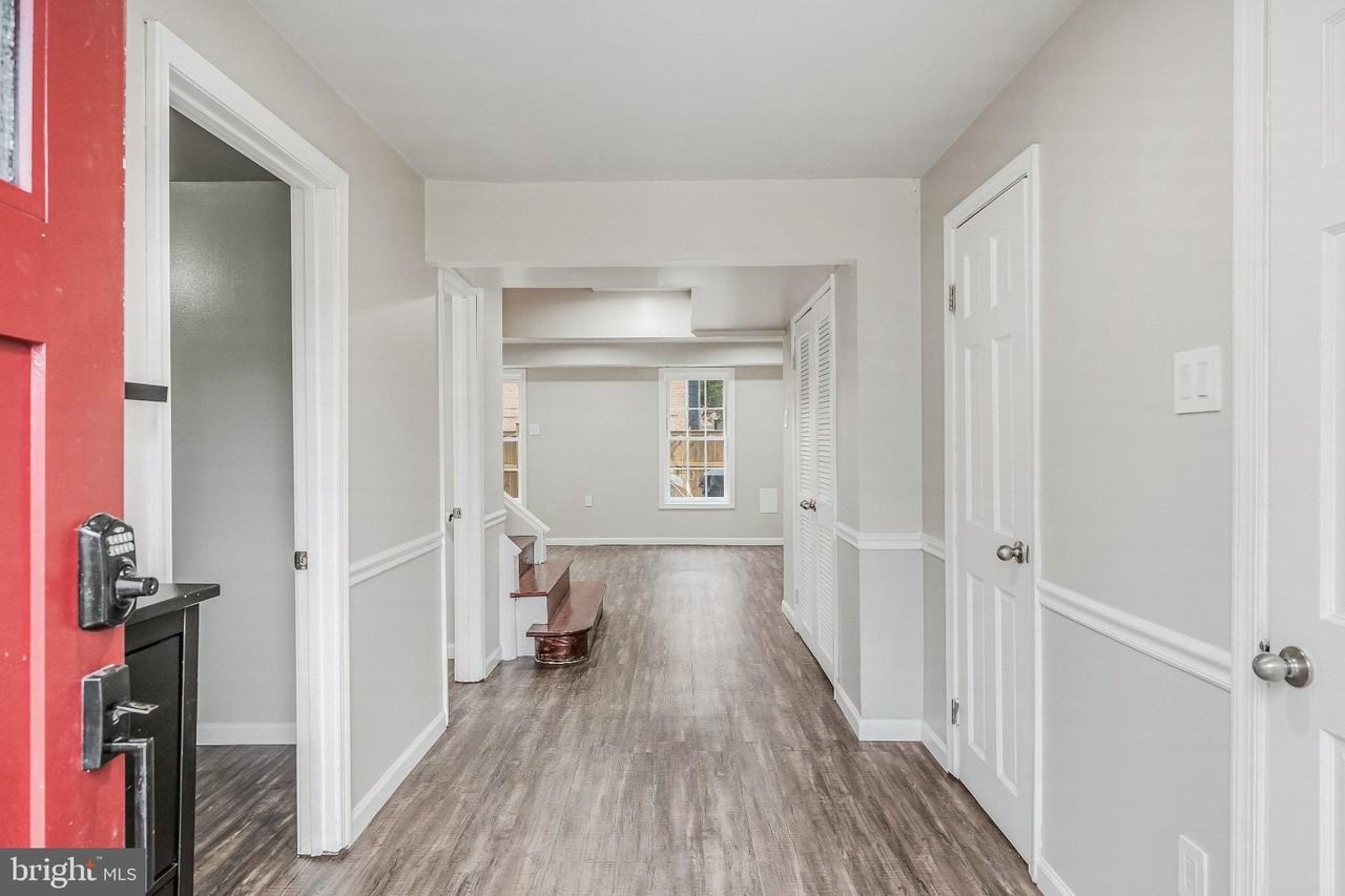 8105 Oaklake Ct - Photo 5 of 50