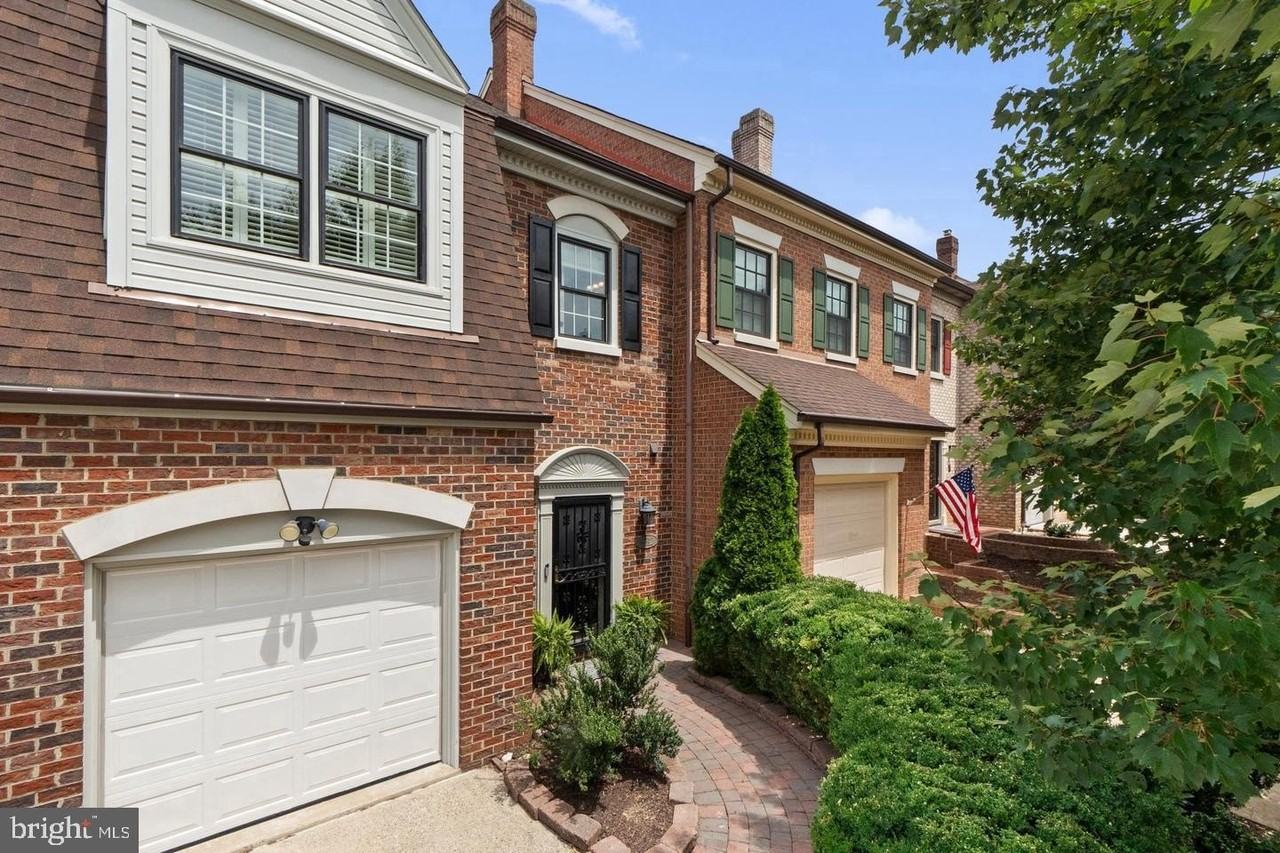 6312 Chaucer View Cir - Photo 2 of 48