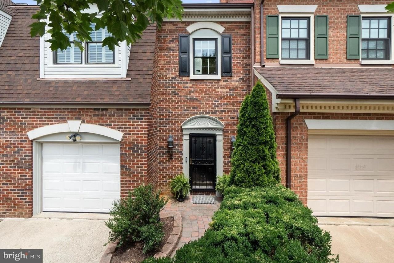 6312 Chaucer View Cir - Photo 3 of 48