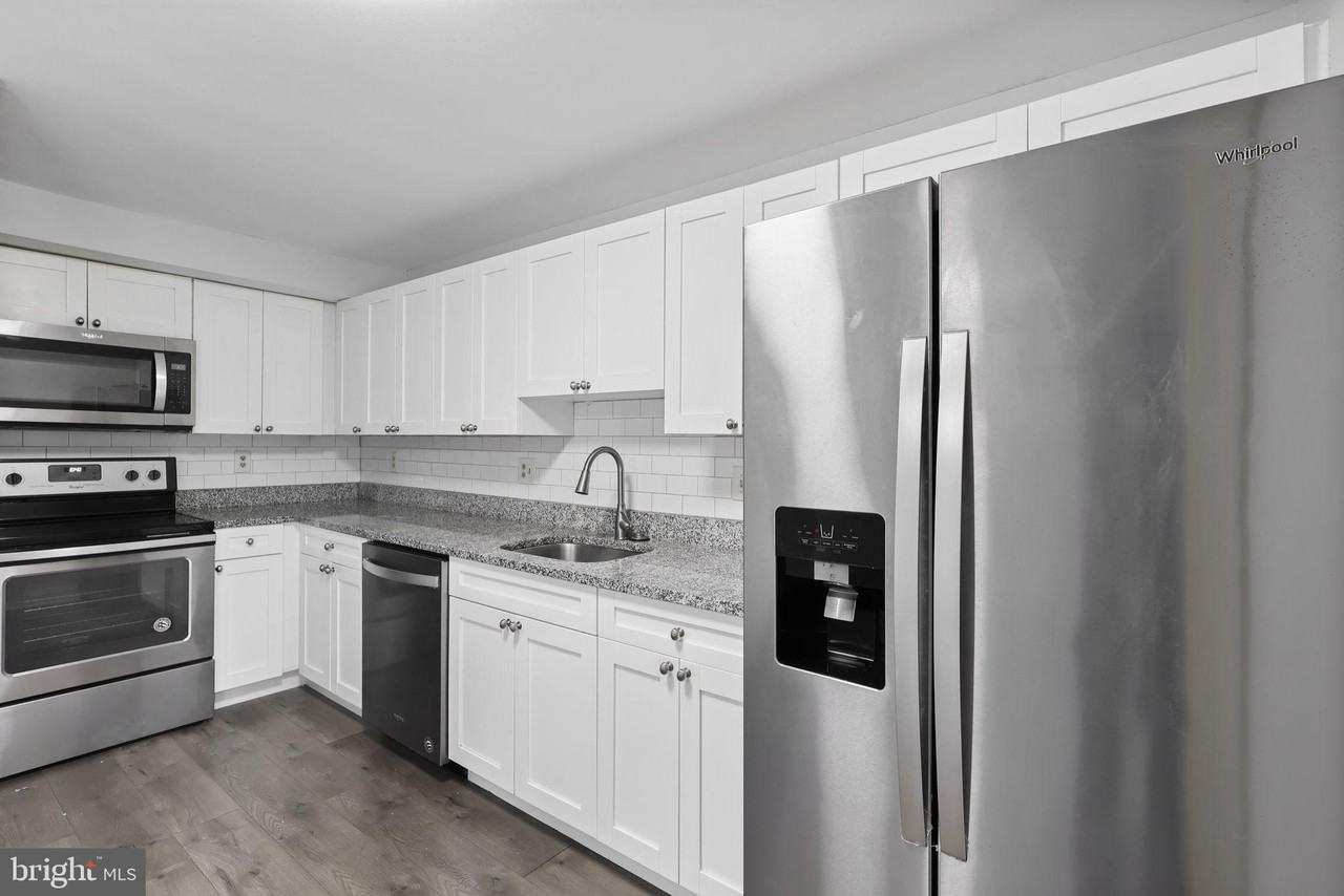 4 Mosbey Ct - Photo 6 of 24
