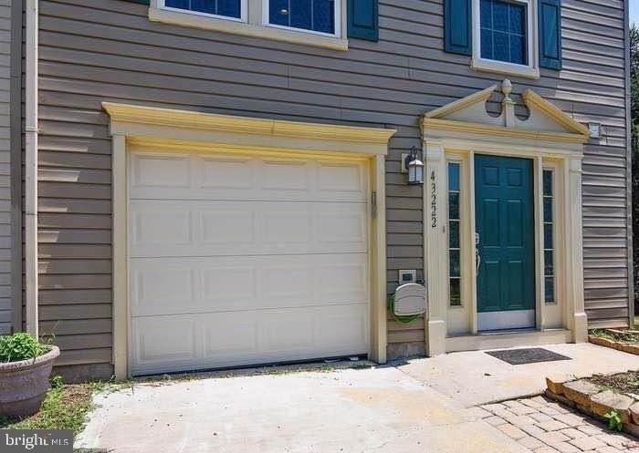 43222 Chokeberry Sq - Photo 2 of 32