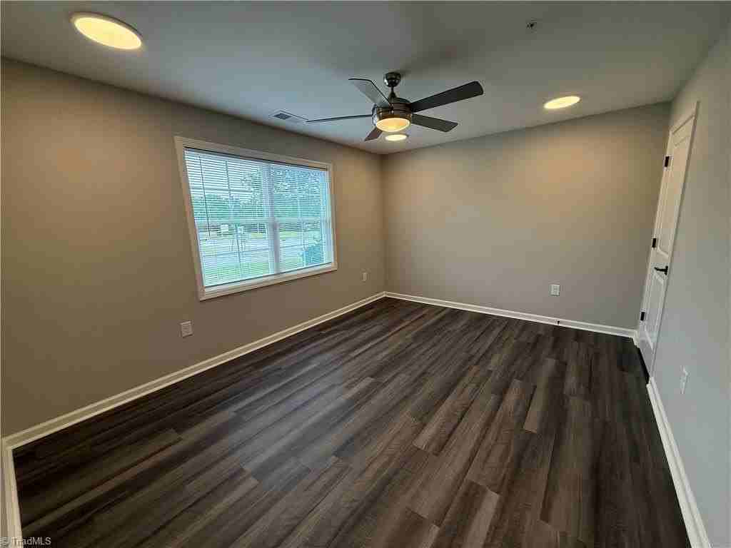 7085 Hanesbrook Cir - Photo 7 of 14