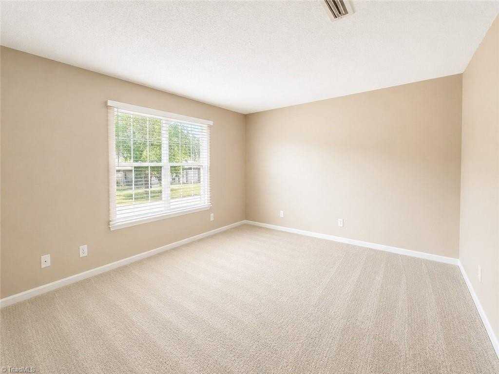 5020 Thoroughbred Ln #G - Photo 7 of 11