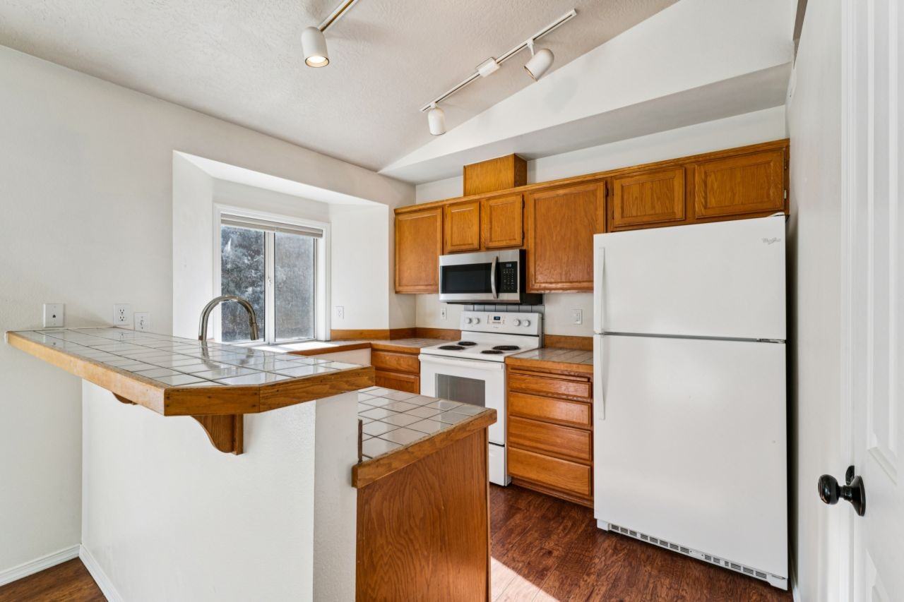5668 S Kalmia Pl #1 - Photo 7 of 29