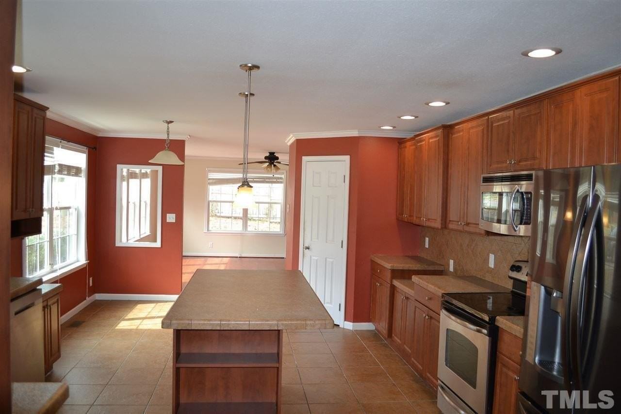 1182 Fairlane Rd - Photo 5 of 11