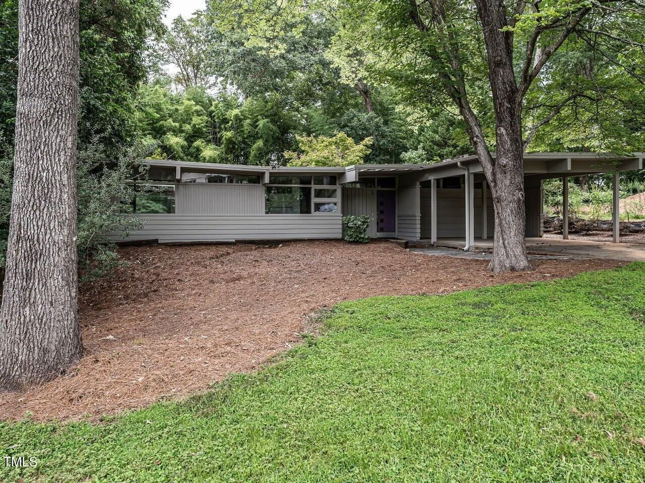 511 Transylvania Ave - Photo 2 of 39