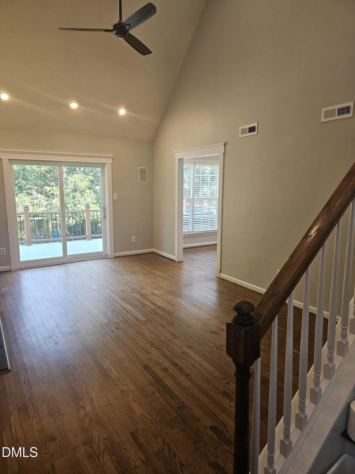 2132 Bellaire Ave - Photo 7 of 33