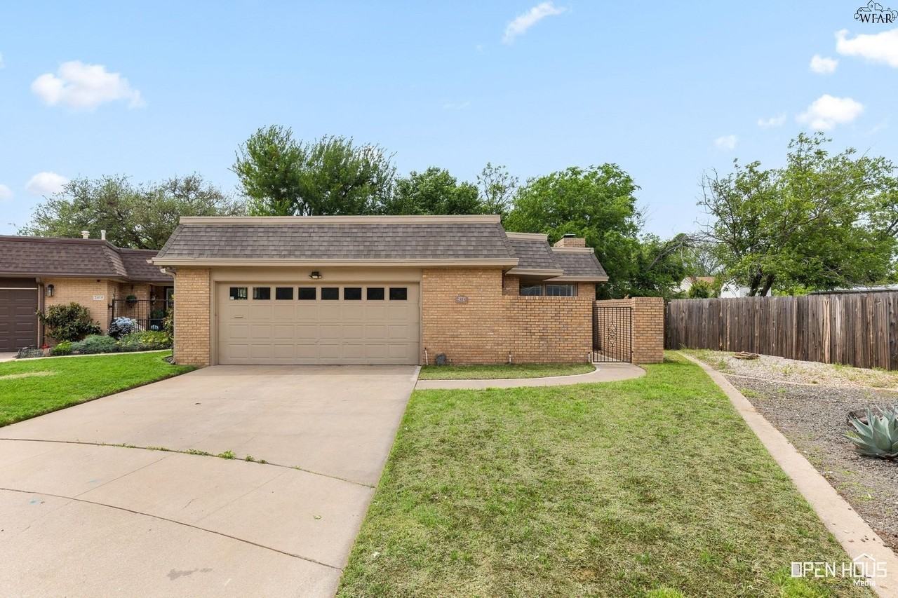 2414 Lou Ln - Photo 2 of 32