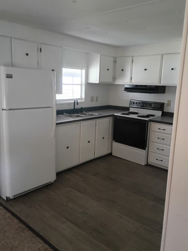524 Lazy Lake Dr W #1 - Photo 6 of 17
