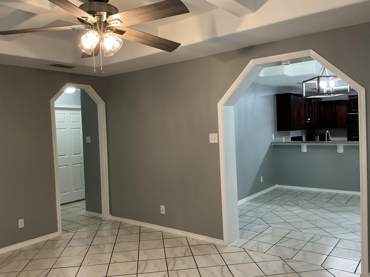 204 Girasol Ct - Photo 2 of 20
