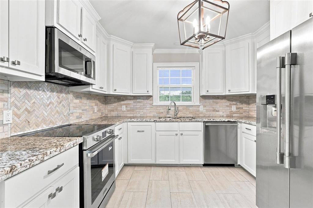 2521 13th St - Photo 6 of 15