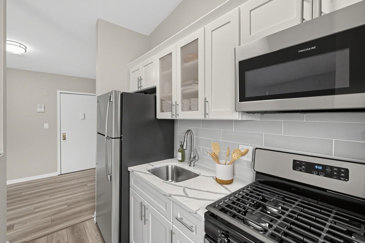 Eagle Rock Apartments at Patchogue Preserve - Photo 4 of 13