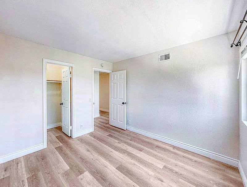 11775 Scripps Lake Drive - Photo 5 of 16