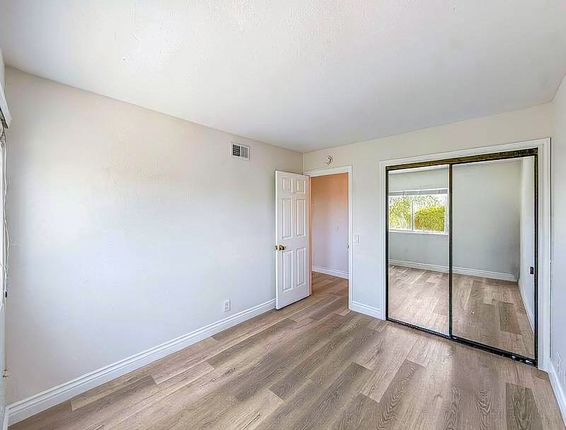 11775 Scripps Lake Drive - Photo 7 of 16