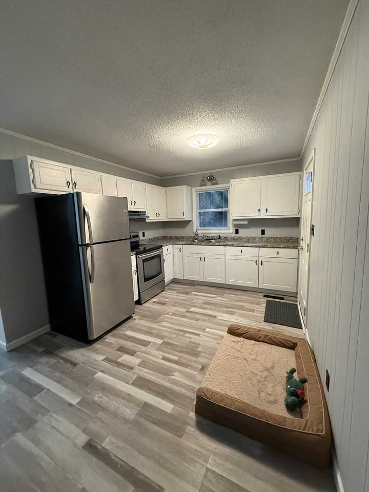 220 Sunnybrook St - Photo 2 of 5