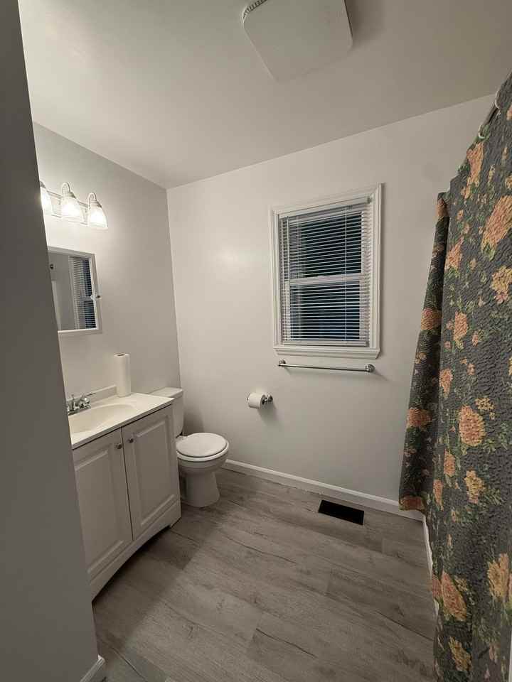 220 Sunnybrook St - Photo 4 of 5