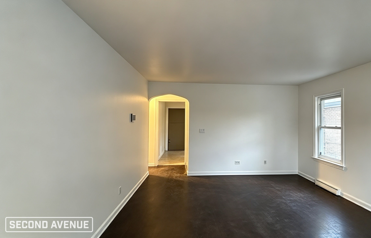 12539 S Stewart Ave - Photo 4 of 11