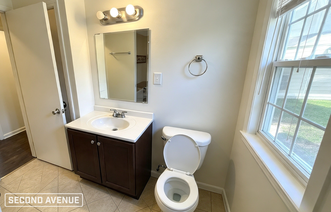 12539 S Stewart Ave - Photo 7 of 11
