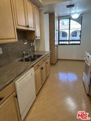 2102 Century Park Ln - Photo 5 of 8