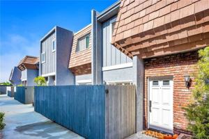 featured image of 1155 11th St #15