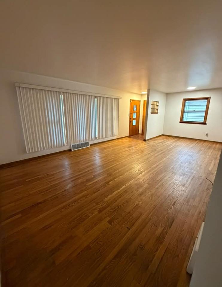 15317 Steinway Blvd #1 - Photo 4 of 14