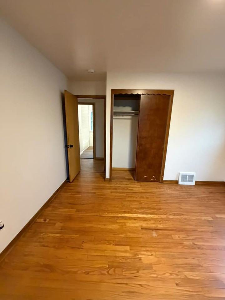 15317 Steinway Blvd #1 - Photo 7 of 14