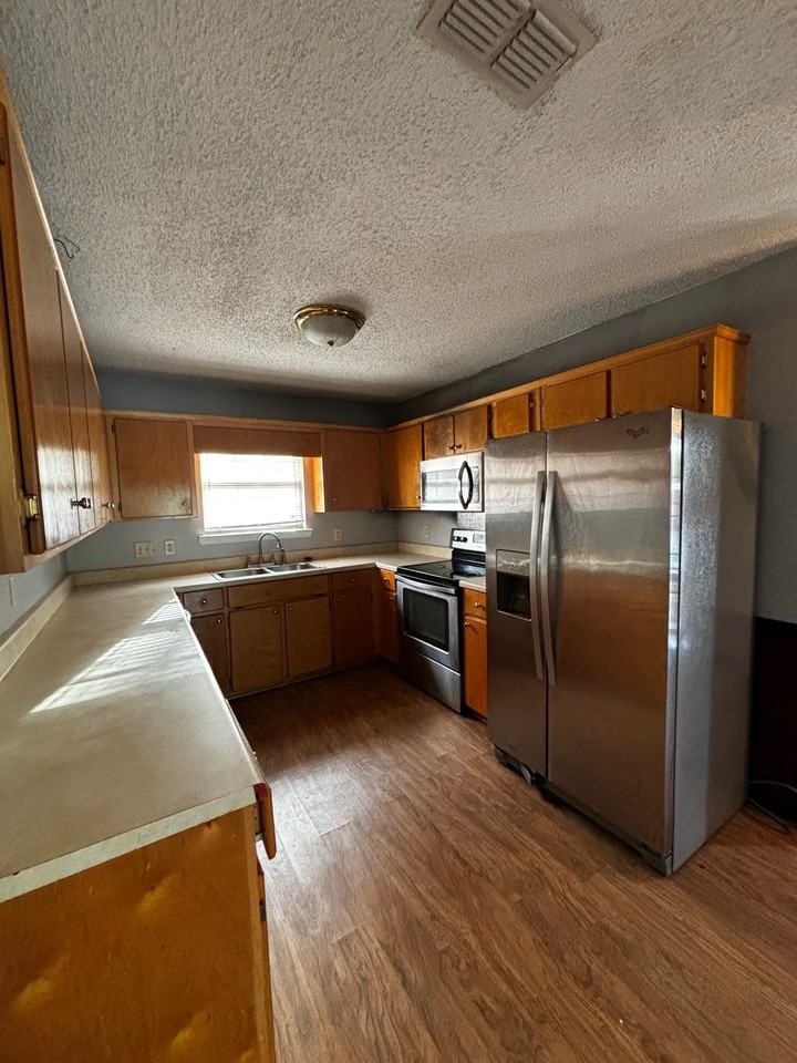 112 Wayfair Ln - Photo 4 of 11