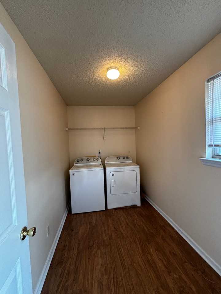 112 Wayfair Ln - Photo 6 of 11