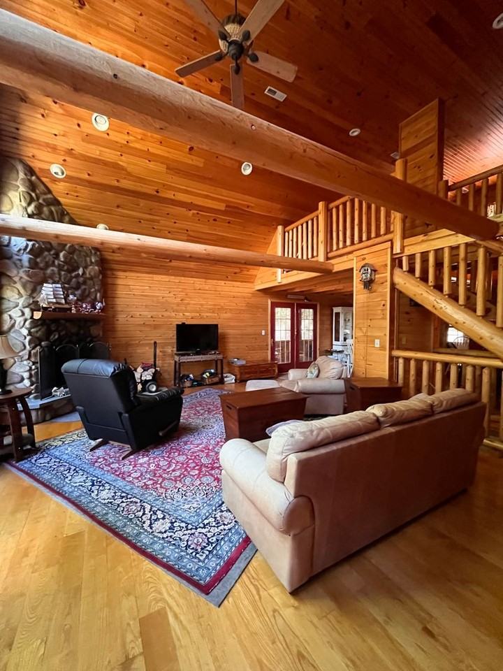 38 Lower Waldron Rd - Photo 3 of 36