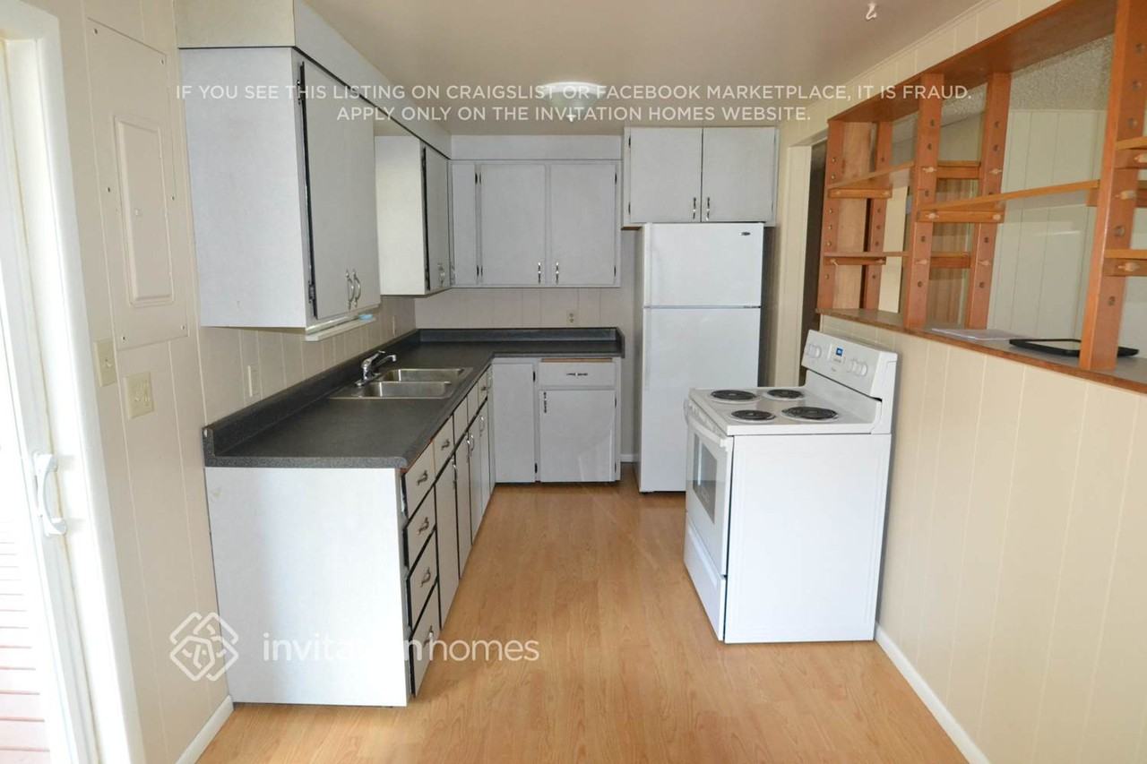 20316 73rd Ave W - Photo 3 of 10