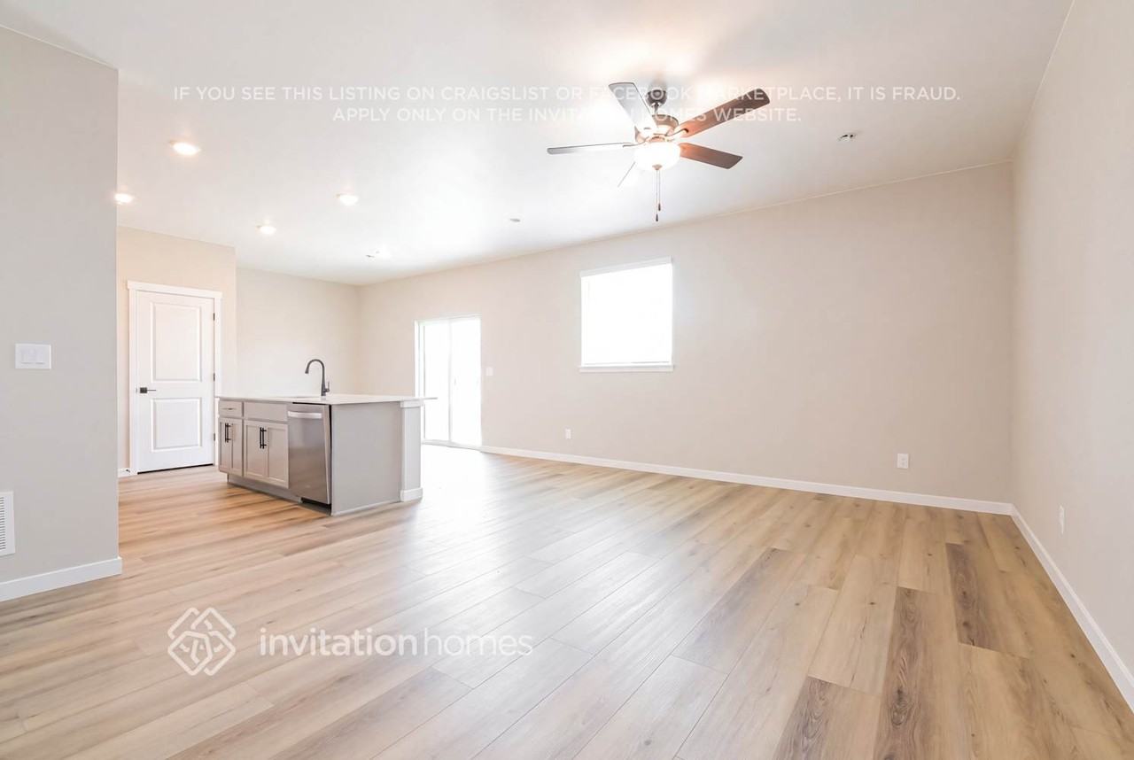 9475 Yampa St - Photo 5 of 20