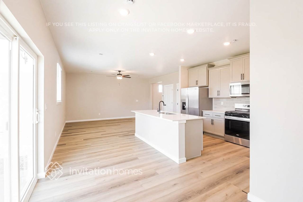 9475 Yampa St - Photo 7 of 20