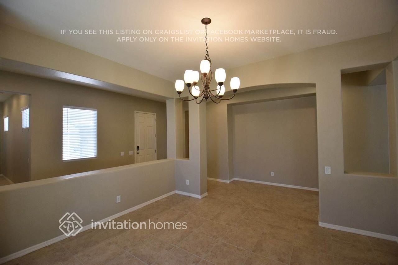 2867 Donegal St - Photo 3 of 28