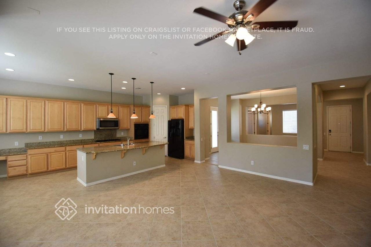 2867 Donegal St - Photo 5 of 28