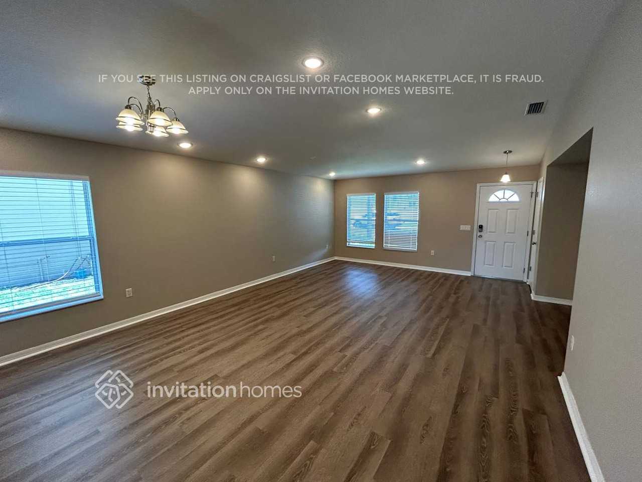 2470 Brownwood Dr - Photo 2 of 9
