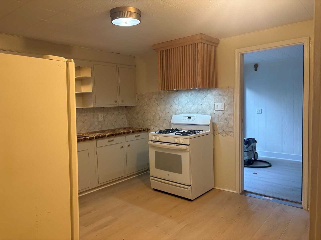 801 Fremont St - Photo 5 of 17