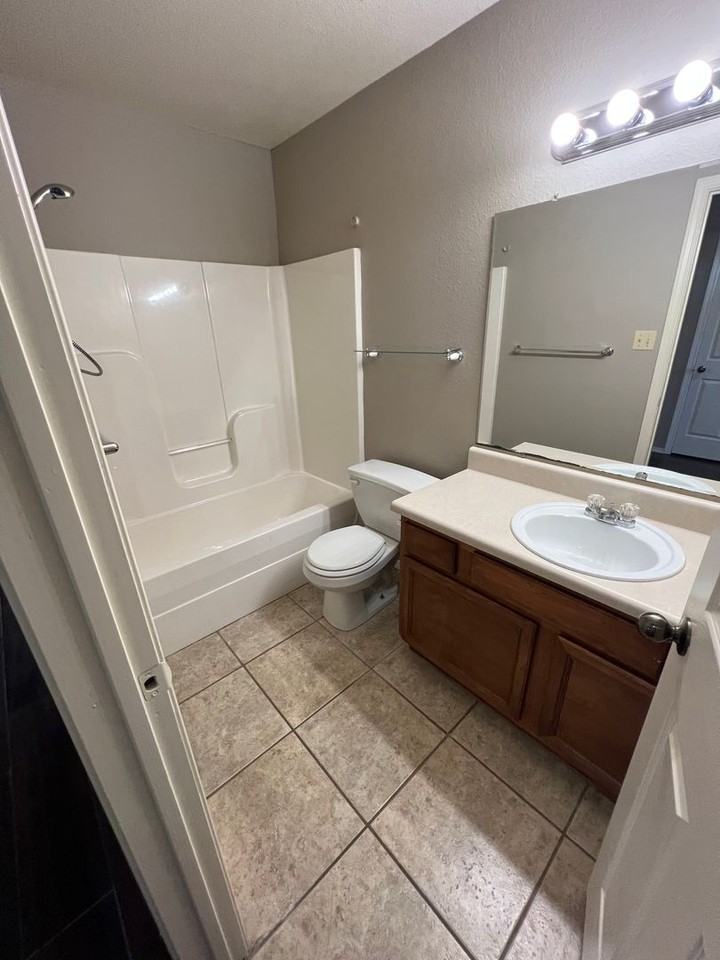 1524 N 24th St - Photo 5 of 14