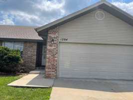 featured image of 1284 S Pinhook Dr