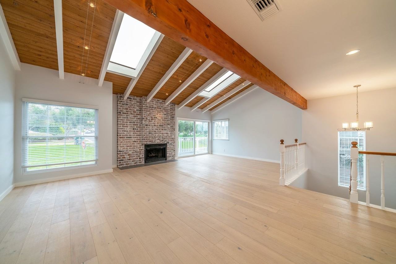 613 N Valley Dr - Photo 2 of 35