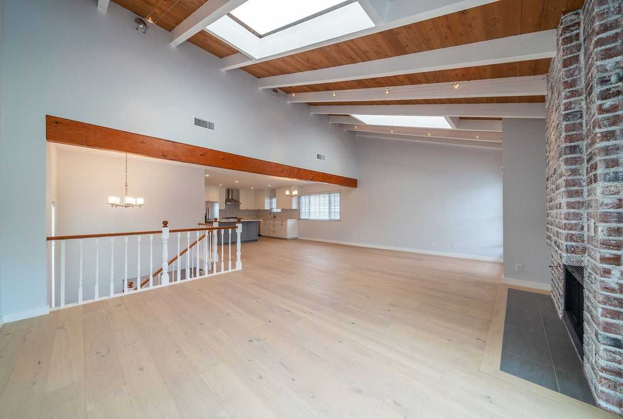 613 N Valley Dr - Photo 6 of 35