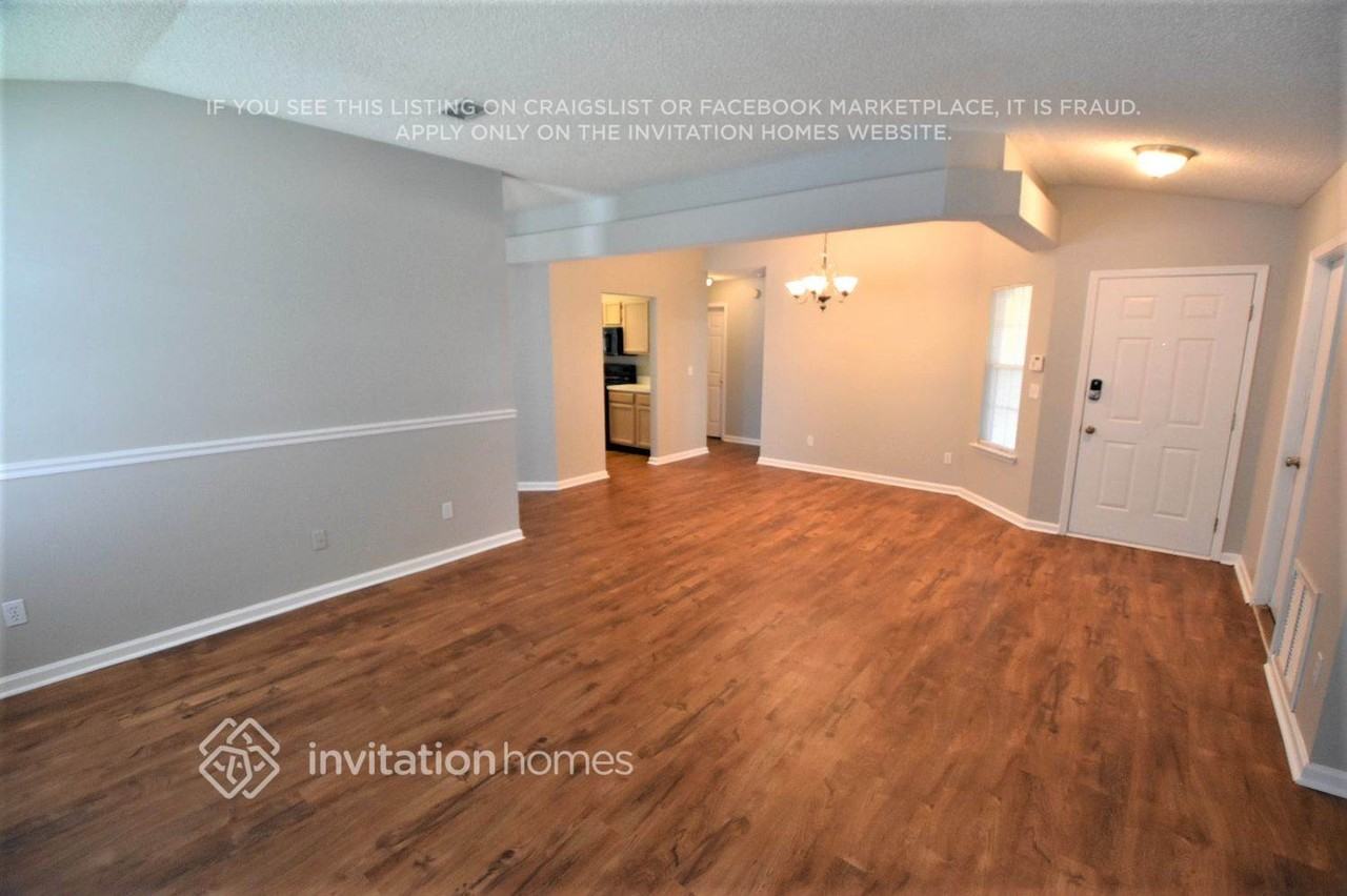 12358 Mastin Cove Rd - Photo 5 of 17