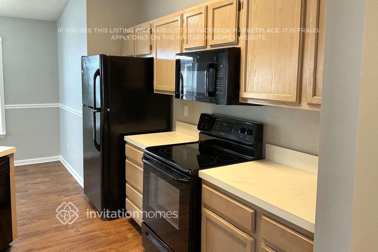 12358 Mastin Cove Rd - Photo 6 of 17