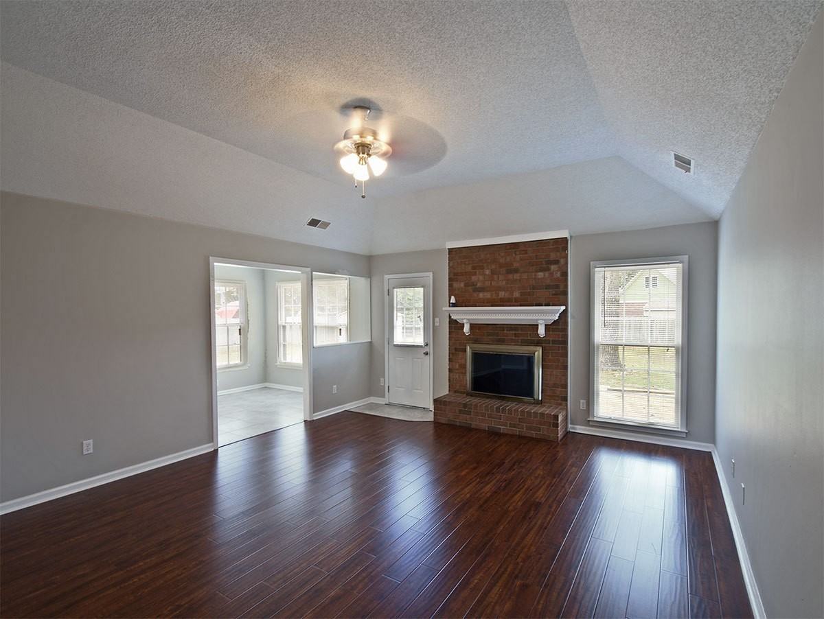 2826 Lanthorn Dr - Photo 3 of 18