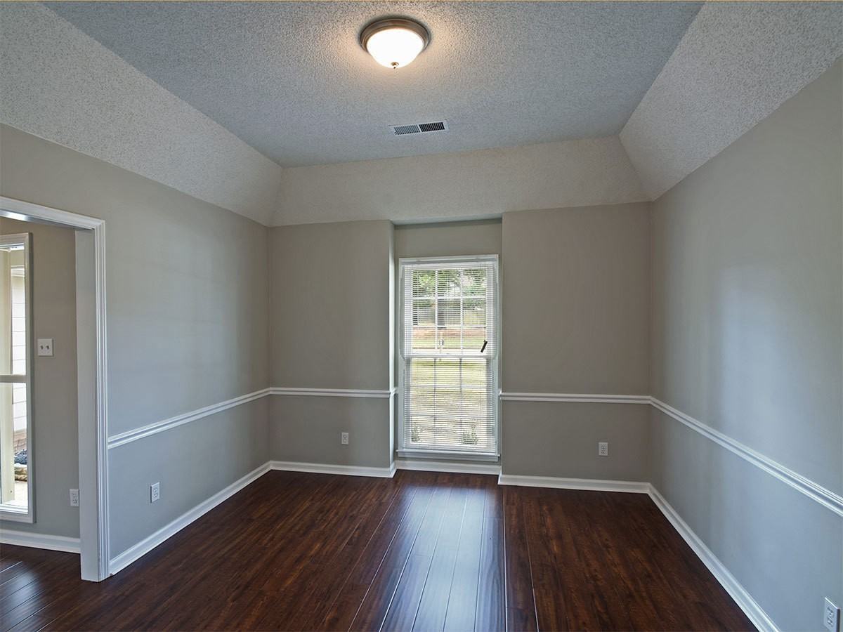 2826 Lanthorn Dr - Photo 4 of 18