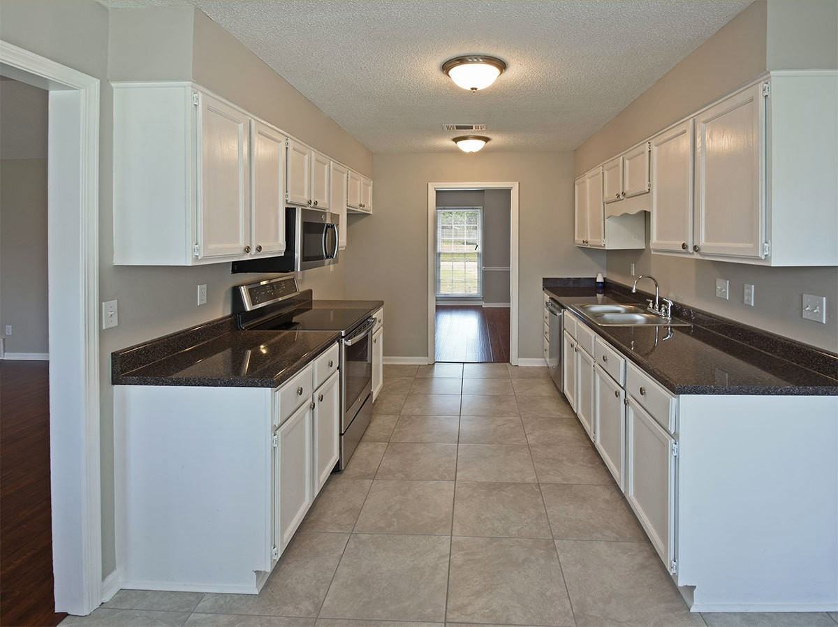 2826 Lanthorn Dr - Photo 5 of 18
