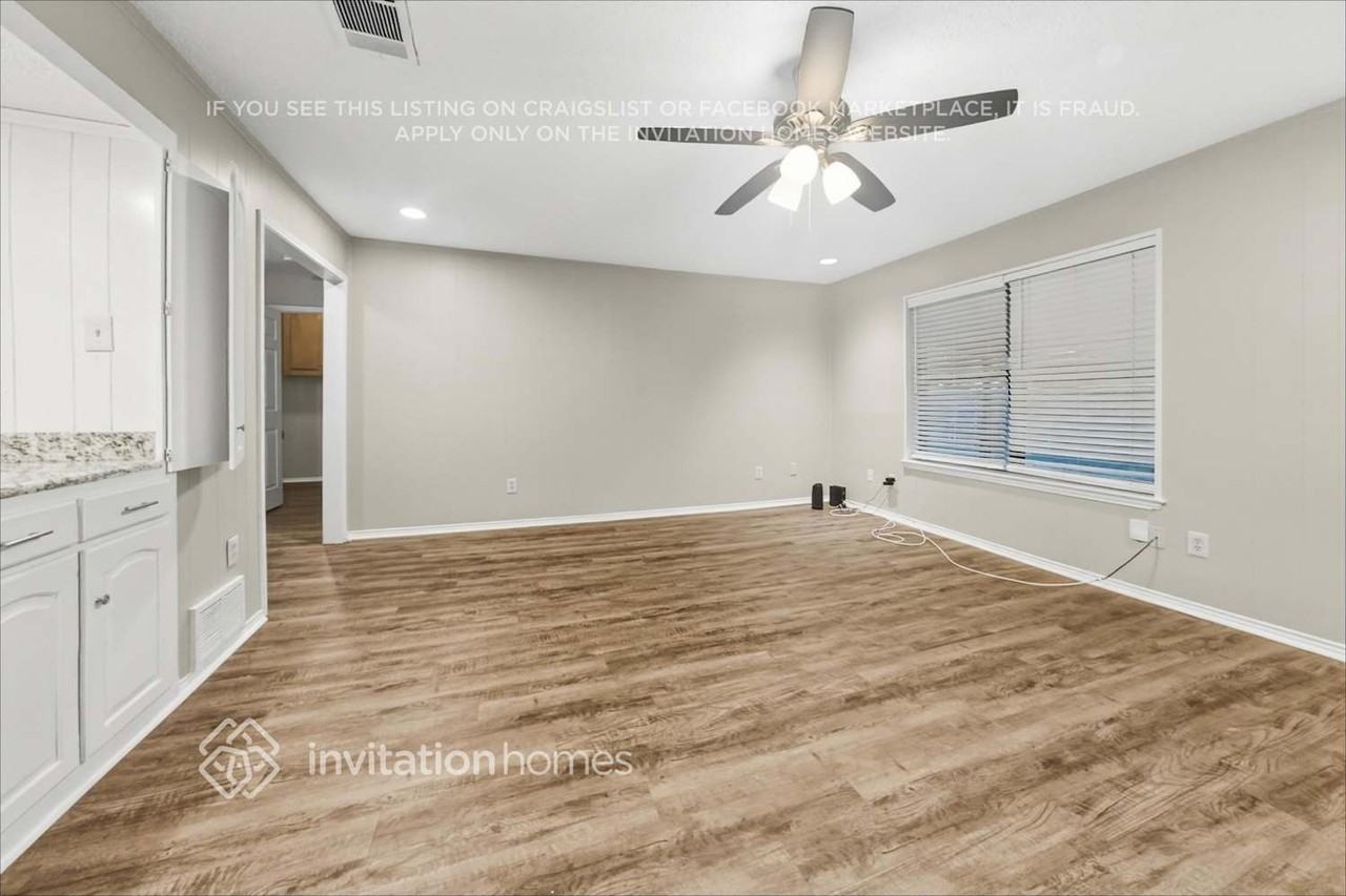 1517 Woodvale Dr - Photo 5 of 24